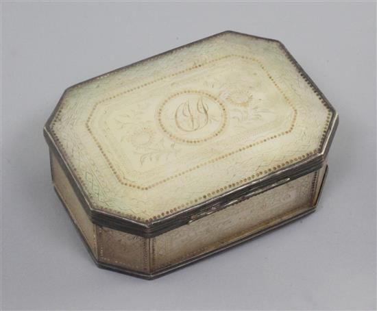 A 19th century Chinese silver mounted mother of pearl octagonal snuff box, 3in.